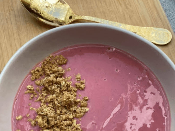 Billede af Smoothie med jordbær, banan og hvide bønner