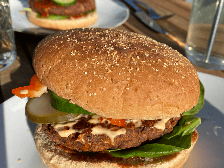 Billede af Burger med smagsfuld bønnebøf