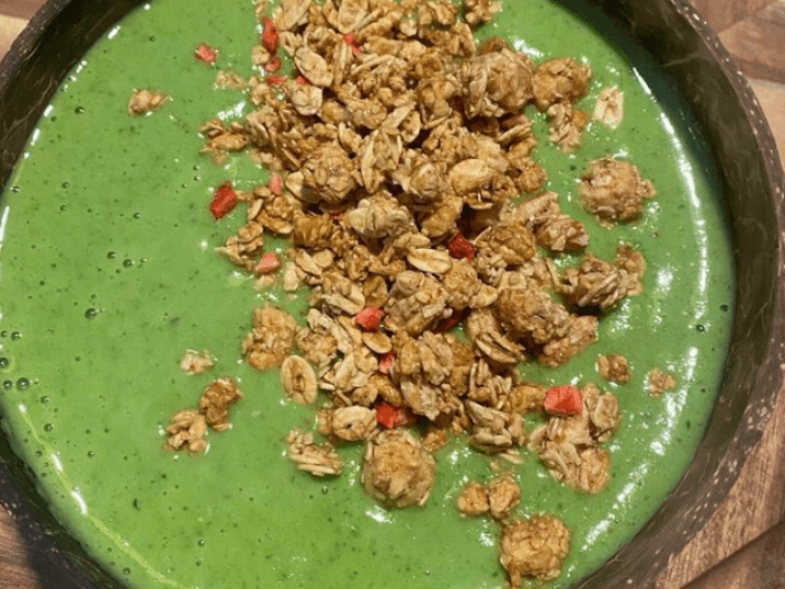 Billede af Grøn smoothie med spinat, broccoli og mango
